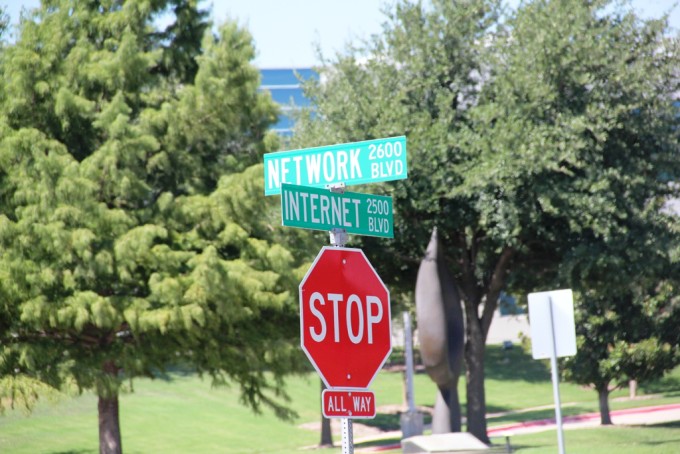 テキサスのインターネット・ブールバードとネットワーク・ブールバード